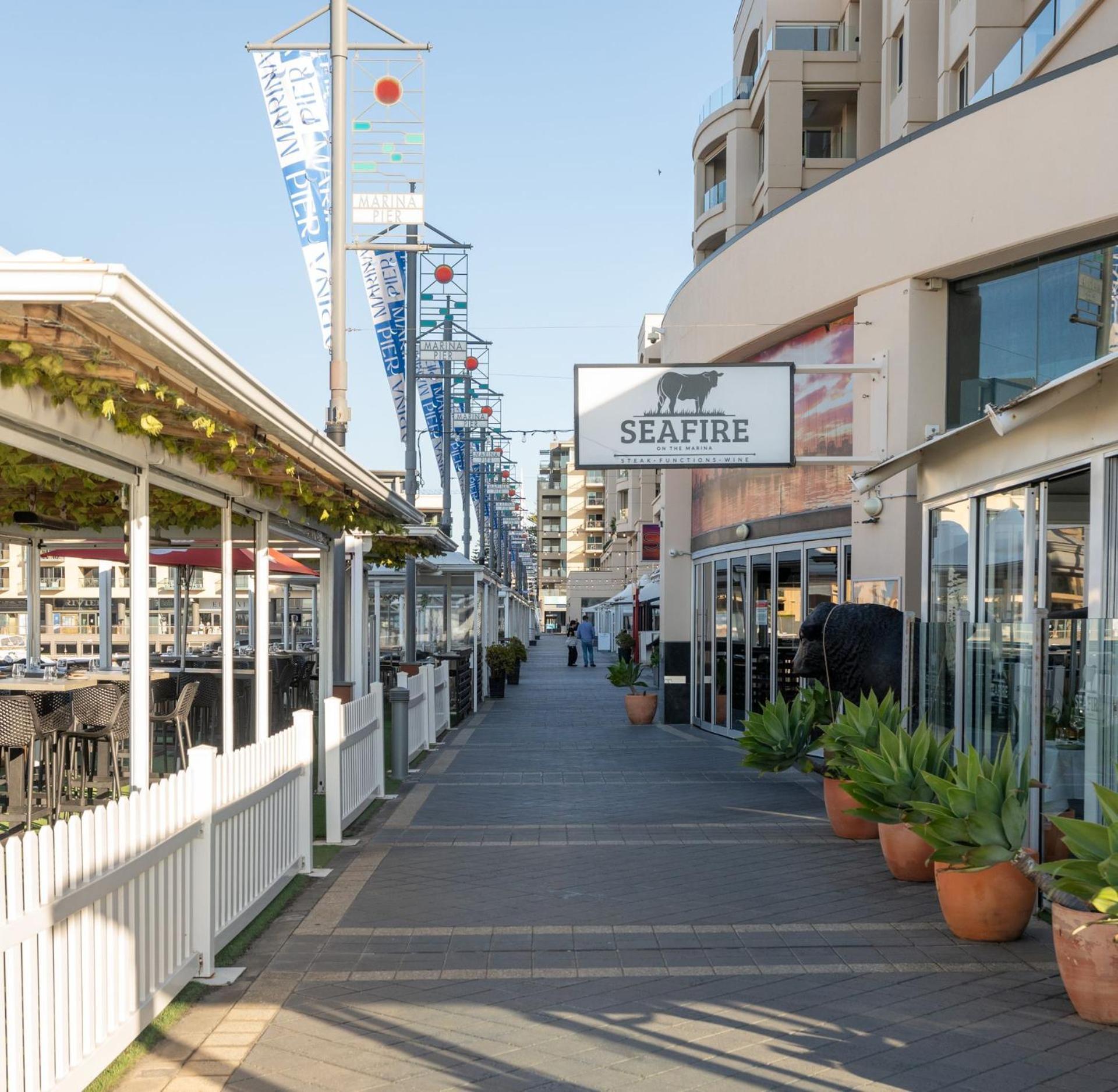 Belle Escapes - Glenelg Seaside Apartment Bagian luar foto